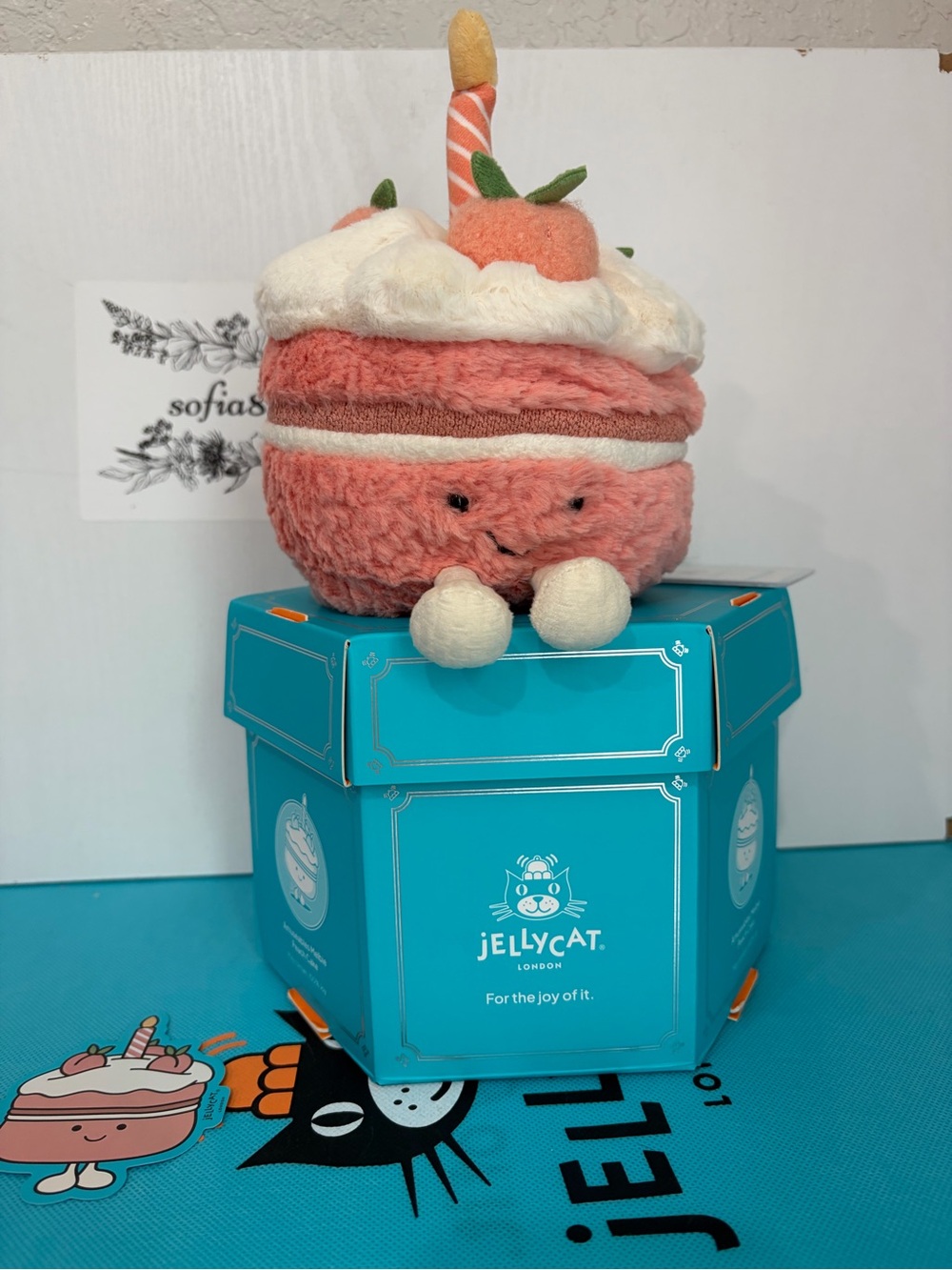 AUTHENTIC Jellycat Shanghai Melbie Peach Cake- NWT-Box Included